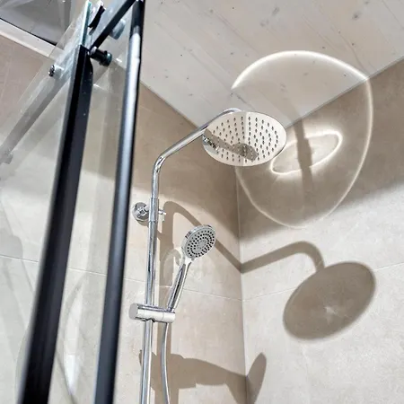 2 Bedroom Gorgeous In *