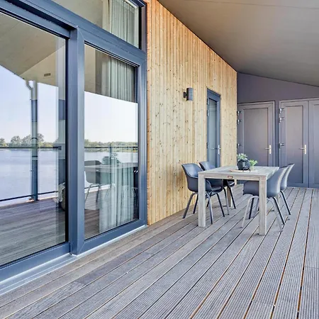 2 Bedroom Gorgeous In *