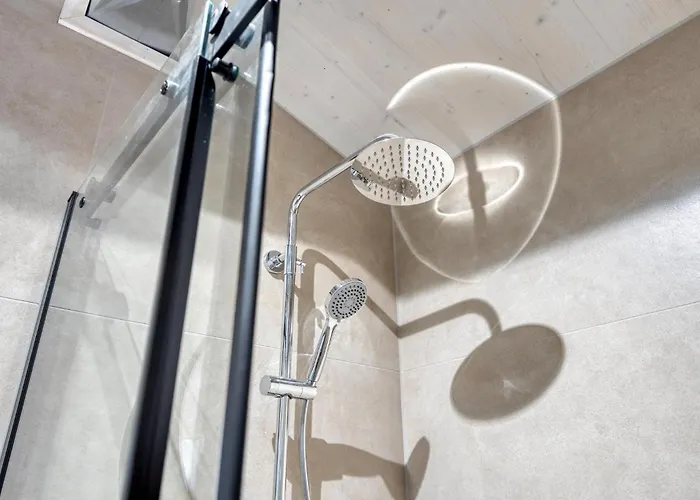 2 Bedroom Gorgeous In *