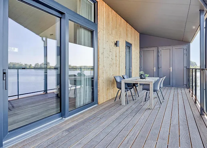 2 Bedroom Gorgeous In *