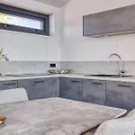 2 Bedroom Gorgeous In Dom wakacyjny Kerkdriel