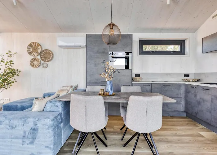 2 Bedroom Gorgeous In Дом отдыха